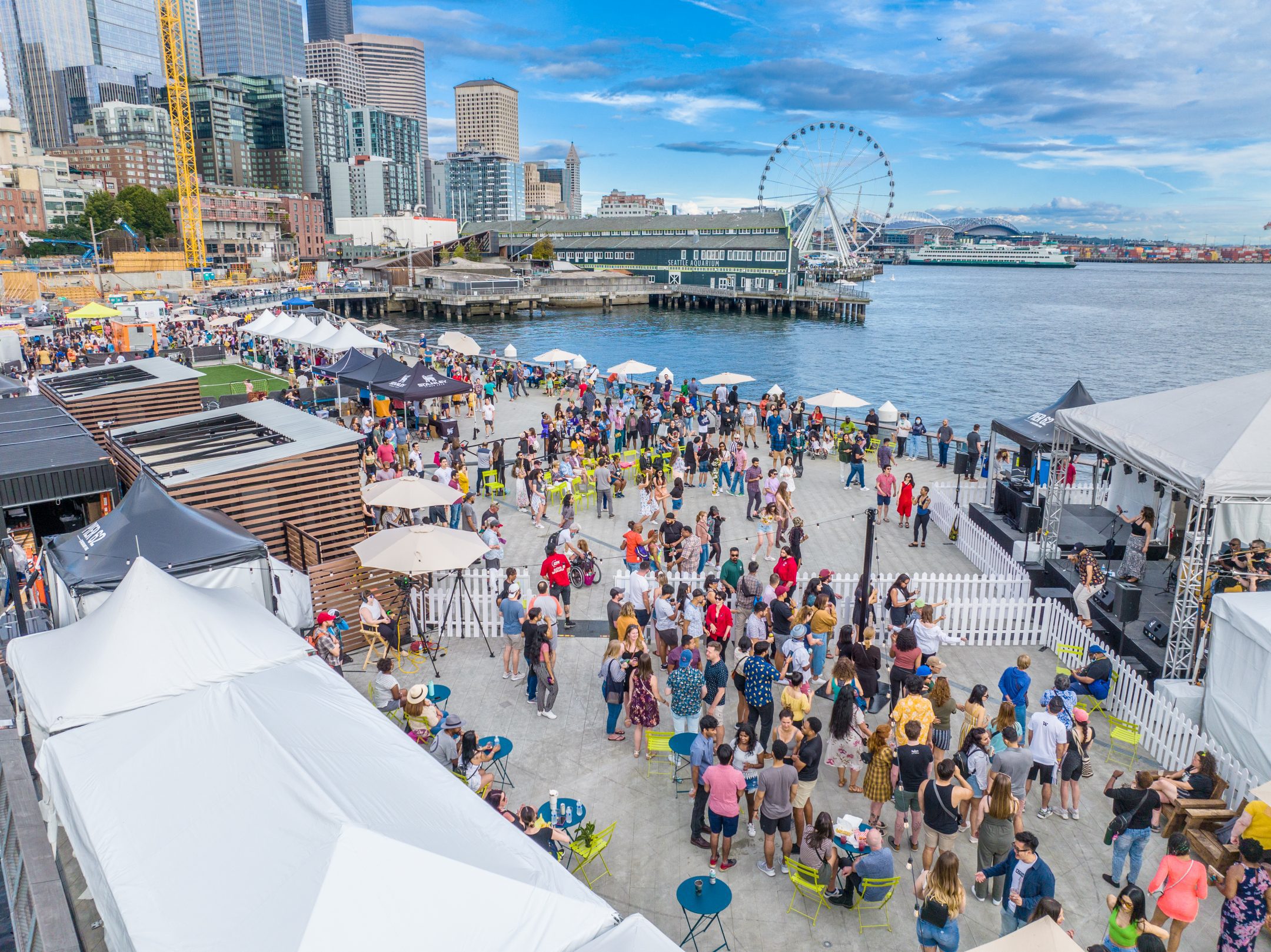 https://waterfrontparkseattle.org/wp-content/uploads/2022/07/2022-07-09_WaterfrontBlockParty_HiRes_ErikHolsather_40-2160x1618.jpg
